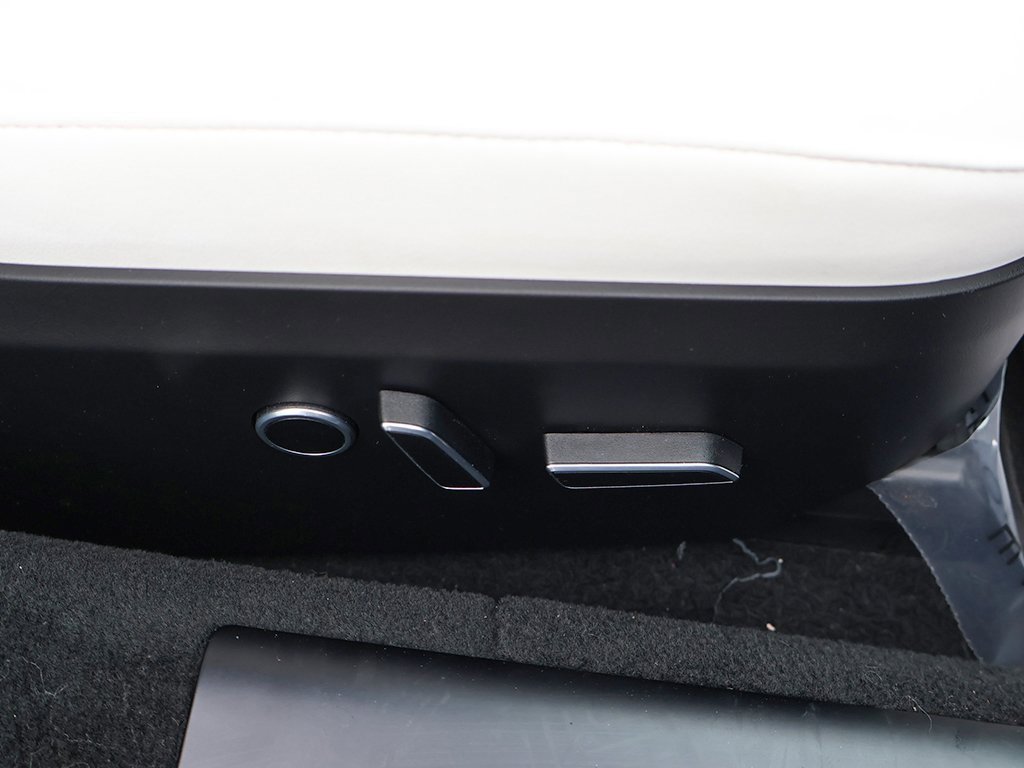 Used 2022 Tesla Model S image 35