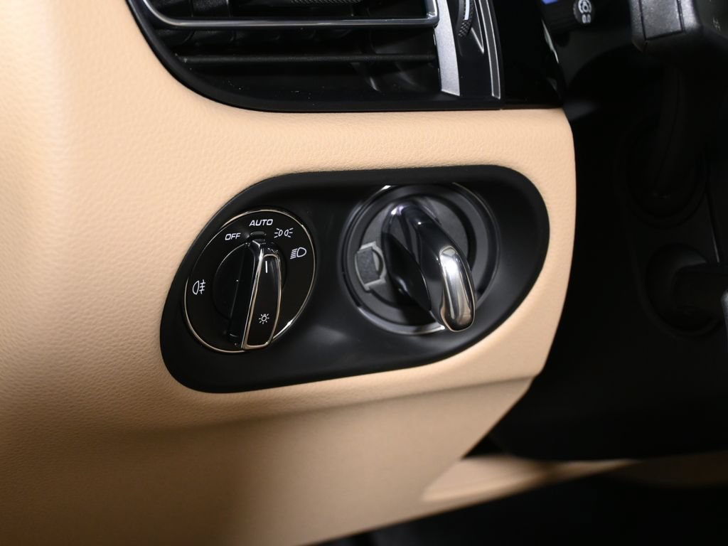 New 2026 Porsche Macan AWD/4WD image 30