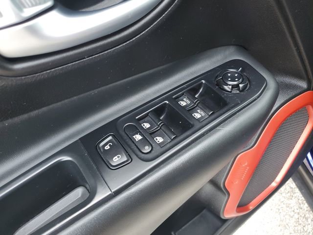 Used 2019 Jeep Renegade Trailhawk image 20