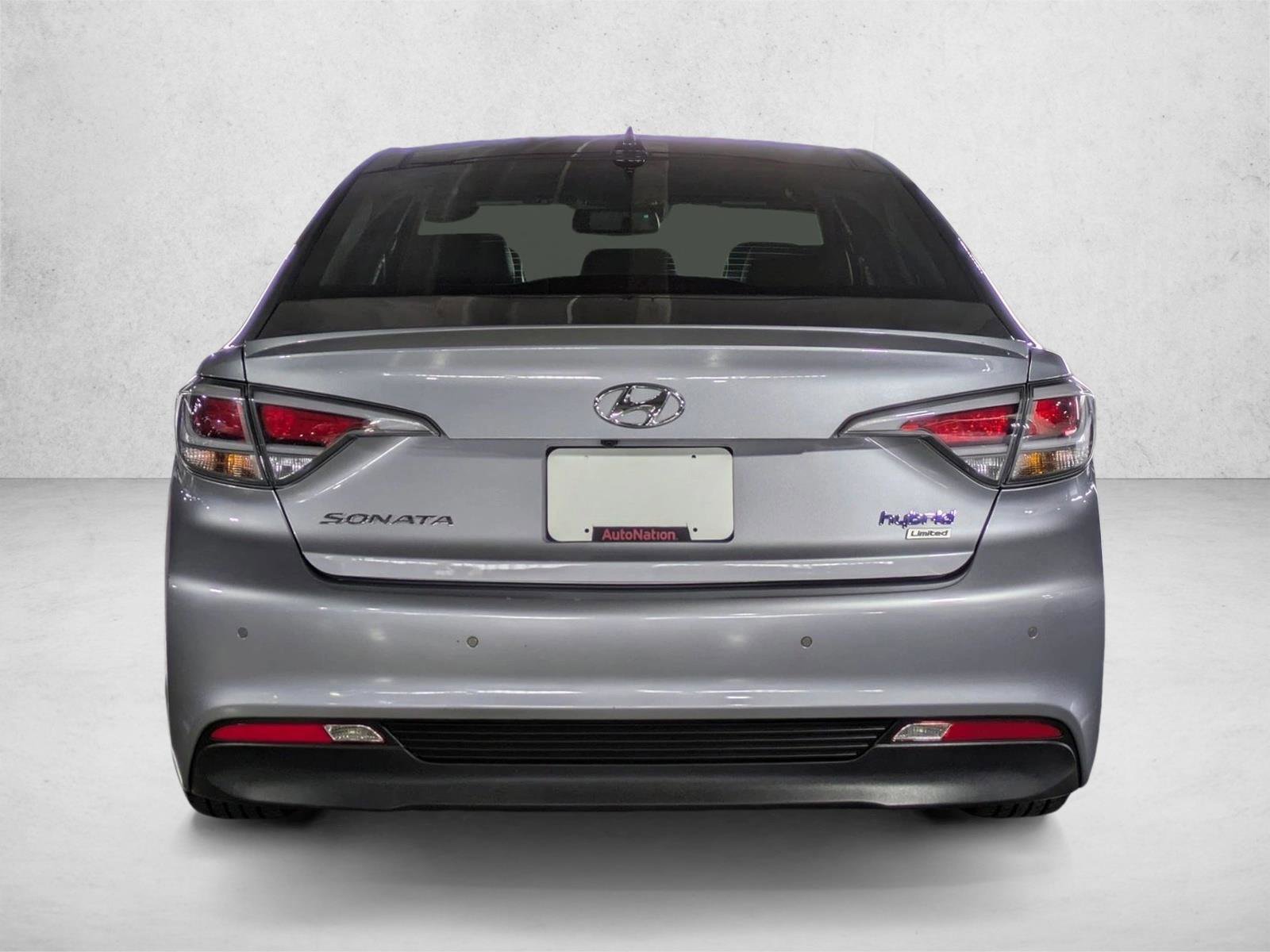 Used 2016 Hyundai Sonata Limited w/ Option Group 02 FWD image 6
