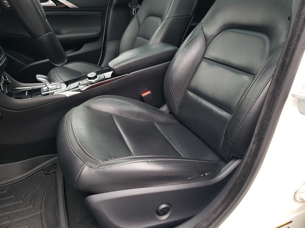 Used 2018 INFINITI QX30 Premium w/ Technology Package AWD/4WD image 11