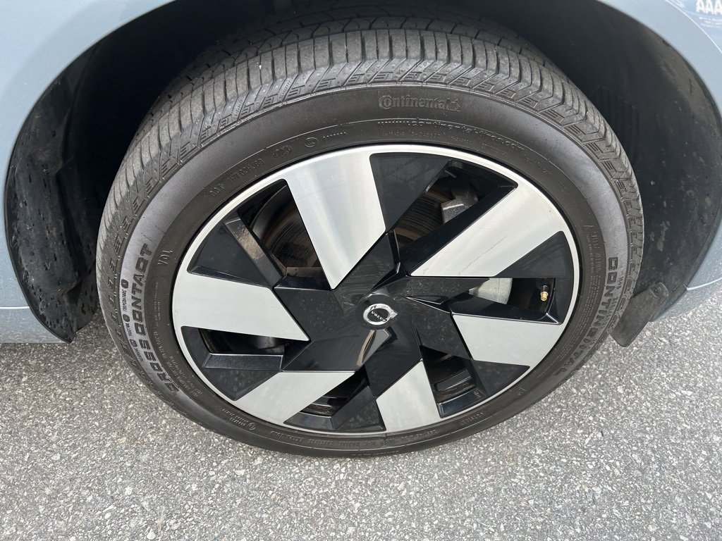 Certified 2024 Volvo XC60 T8 Plus w/ Climate Package image 7