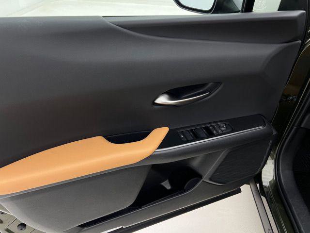 Certified 2025 Lexus UX 300h AWD w/ Accessory Package (Z1) image 25
