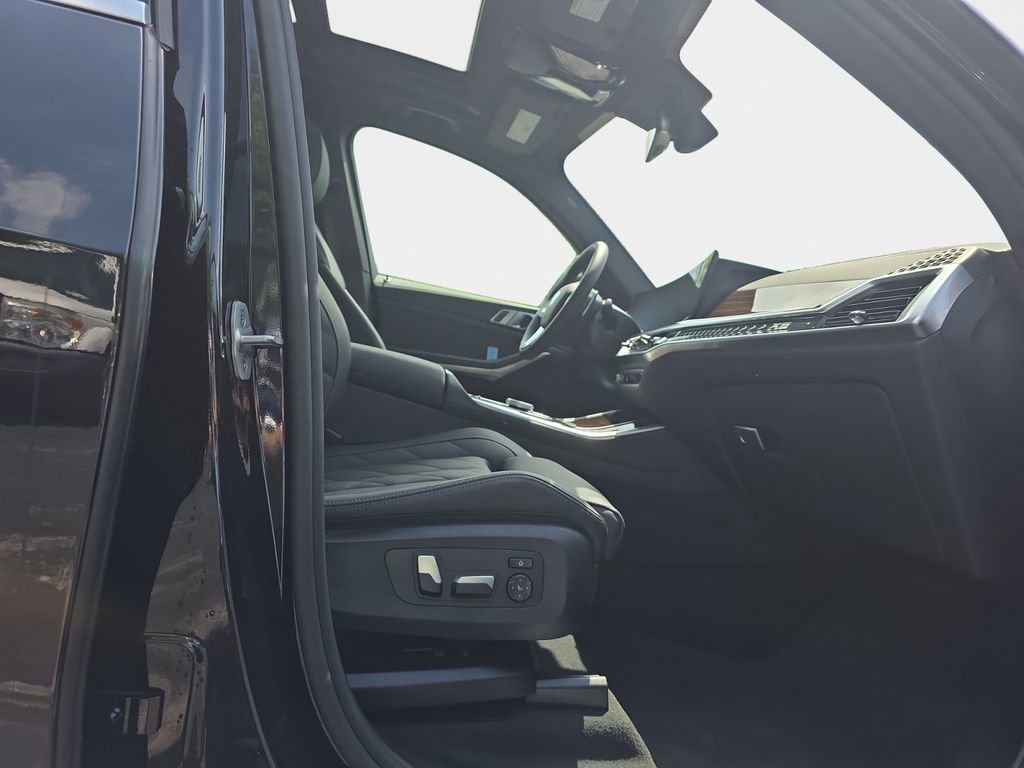 Used 2025 BMW X5 xDrive50e image 19