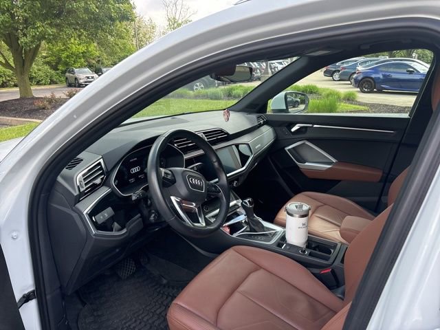 Used 2022 Audi Q3 2.0T Premium Plus w/ Premium Plus Package AWD/4WD image 13