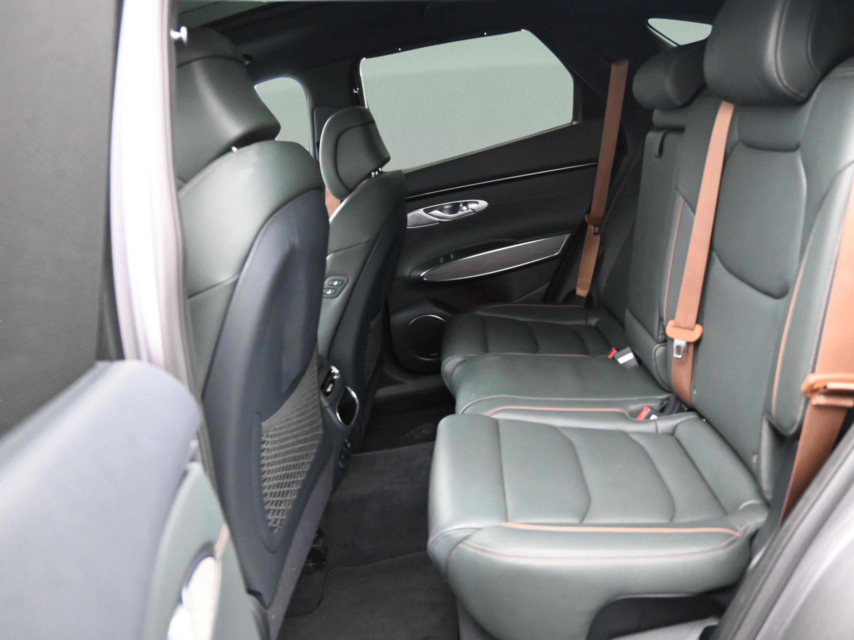 Used 2022 Genesis GV70 2.5T w/ Advanced Package image 13