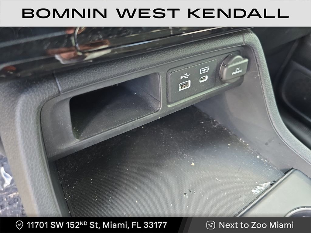 Used 2023 Honda Pilot Sport image 23