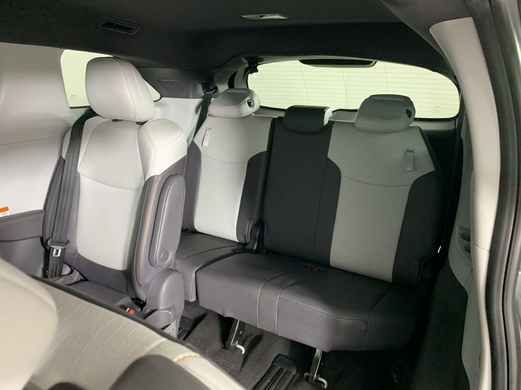 Used 2021 Toyota Sienna XSE w/ XSE Plus Package image 34