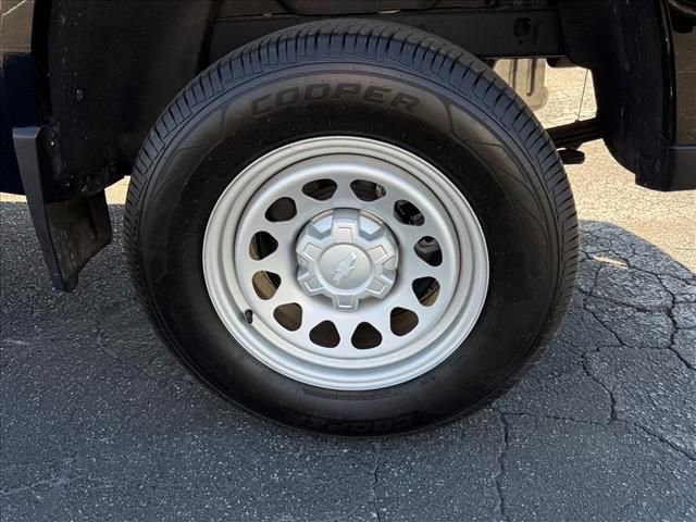 Used 2023 Chevrolet Colorado W/T RWD image 13