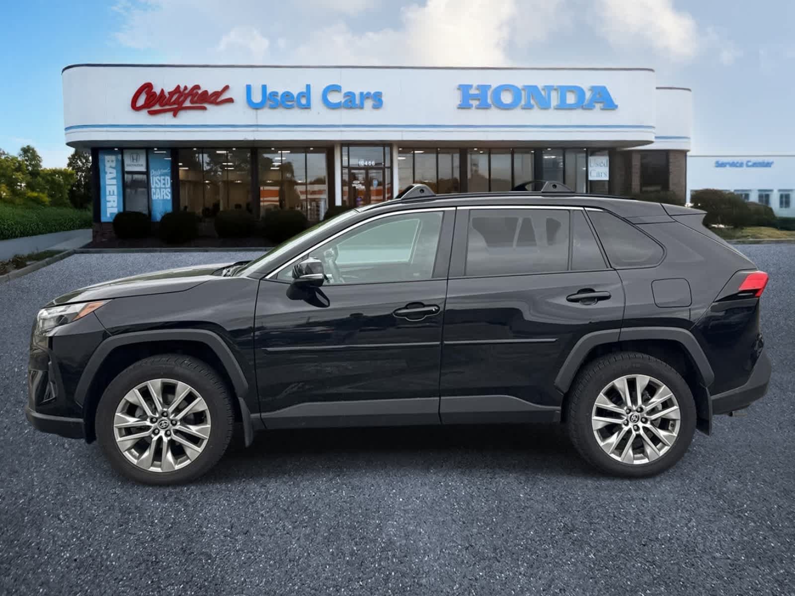 Used 2024 Toyota RAV4 XLE Premium w/ Weather Package AWD/4WD image 2