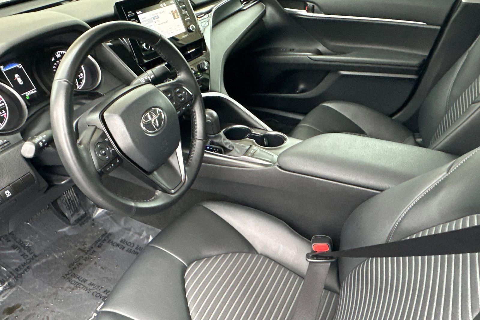 Used 2023 Toyota Camry SE image 10