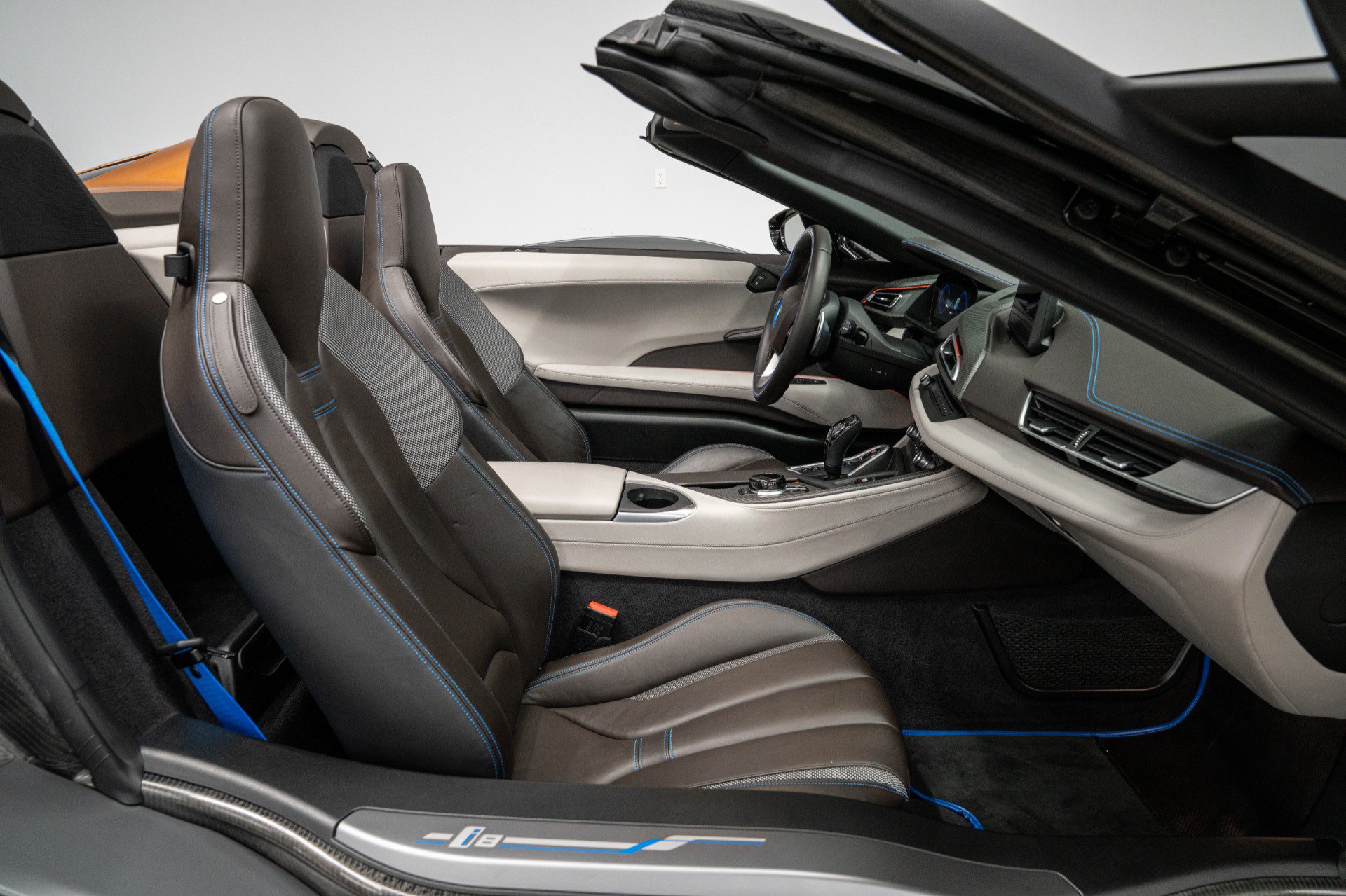 Used 2019 BMW i8 Roadster AWD/4WD image 34