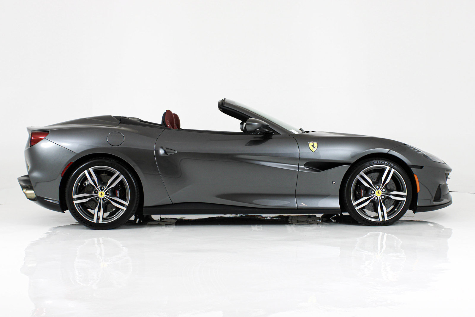 Certified 2022 Ferrari Portofino M RWD image 11