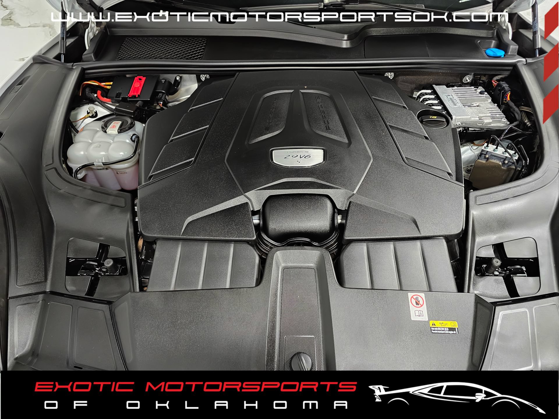 Used 2023 Porsche Cayenne S Platinum AWD/4WD image 15
