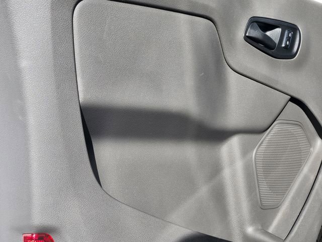 Used 2022 Ford E-Transit Medium Roof image 11