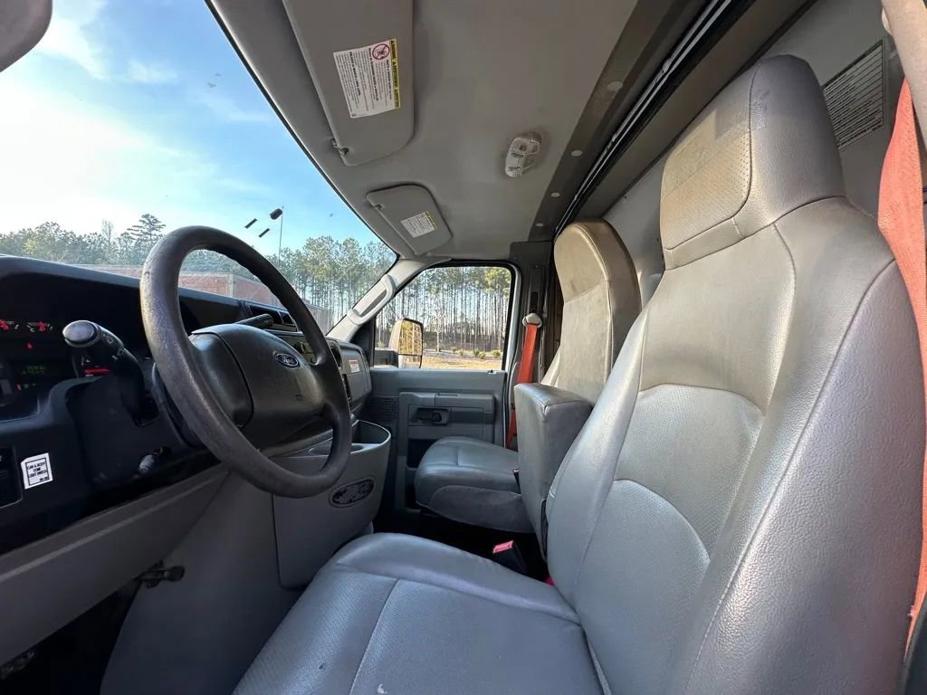 Used 2016 Ford E-350 and Econoline 350 Super Duty image 16