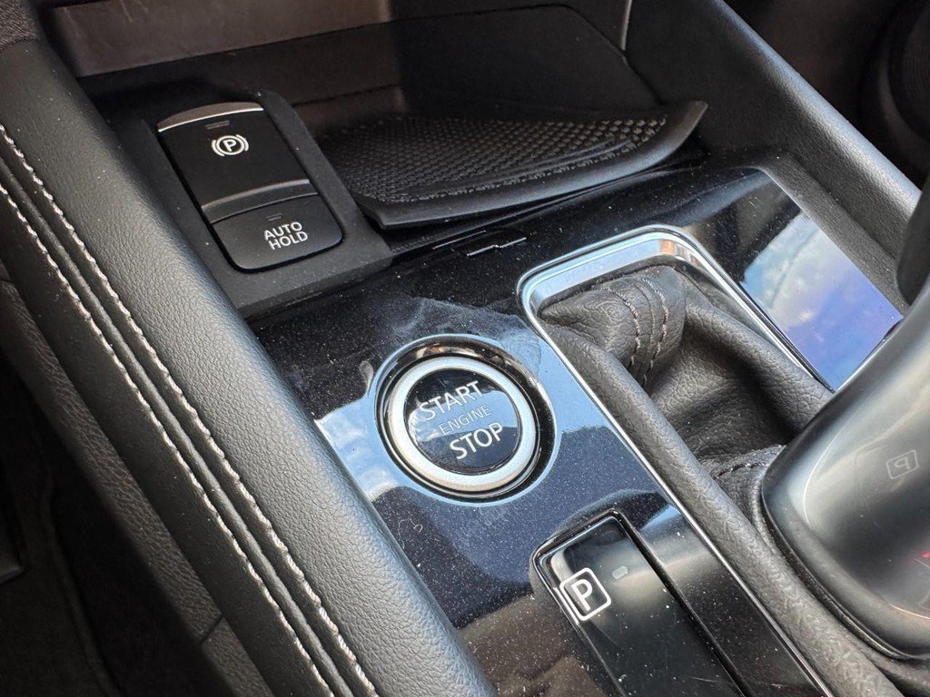 Certified 2024 Nissan Kicks SV FWD image 19