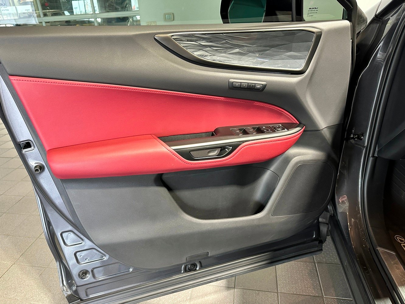 Used 2025 Lexus NX 350h AWD w/ Premium Package image 11