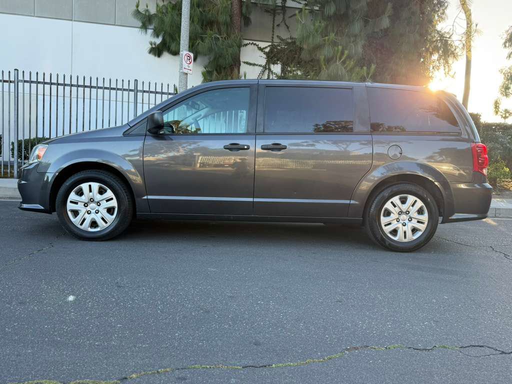 Used 2019 Dodge Grand Caravan SE FWD image 9