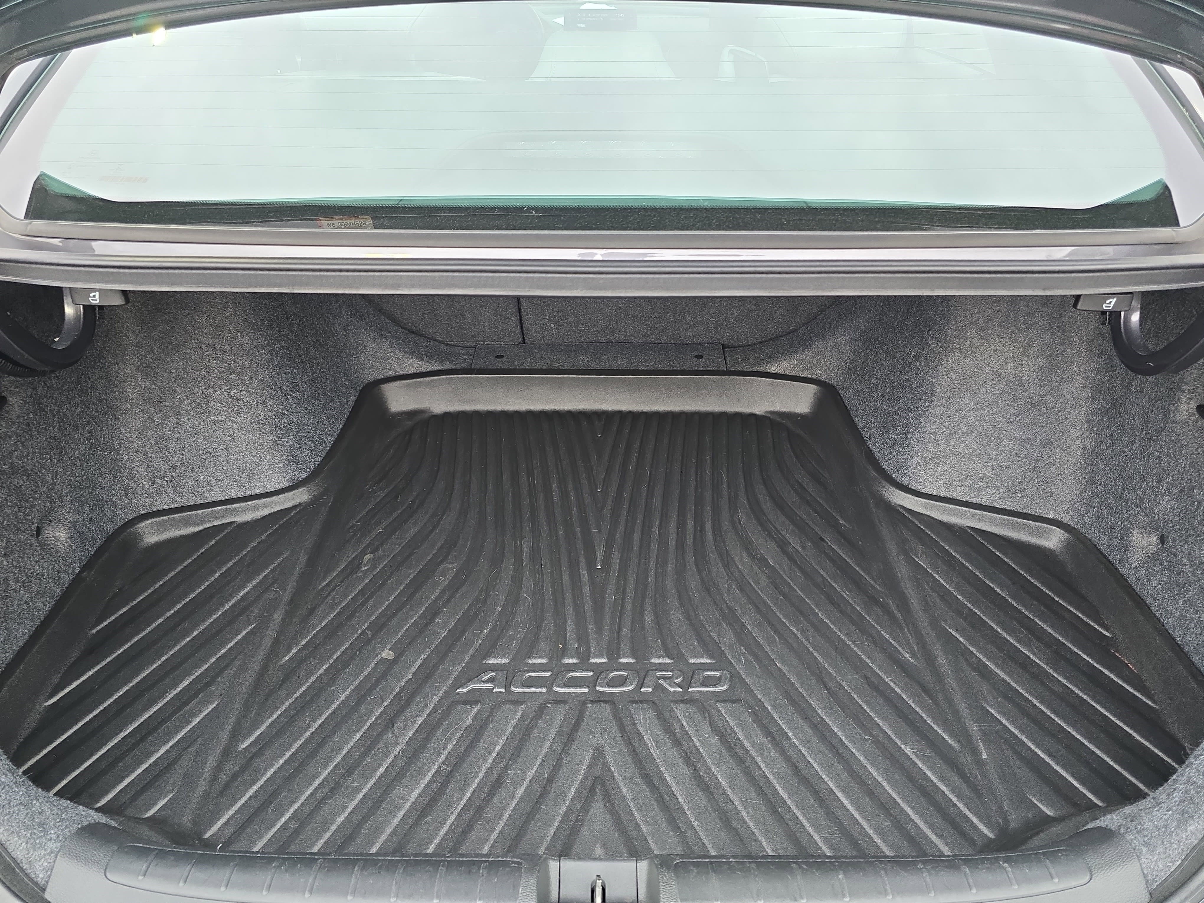 Used 2020 Honda Accord Touring image 12