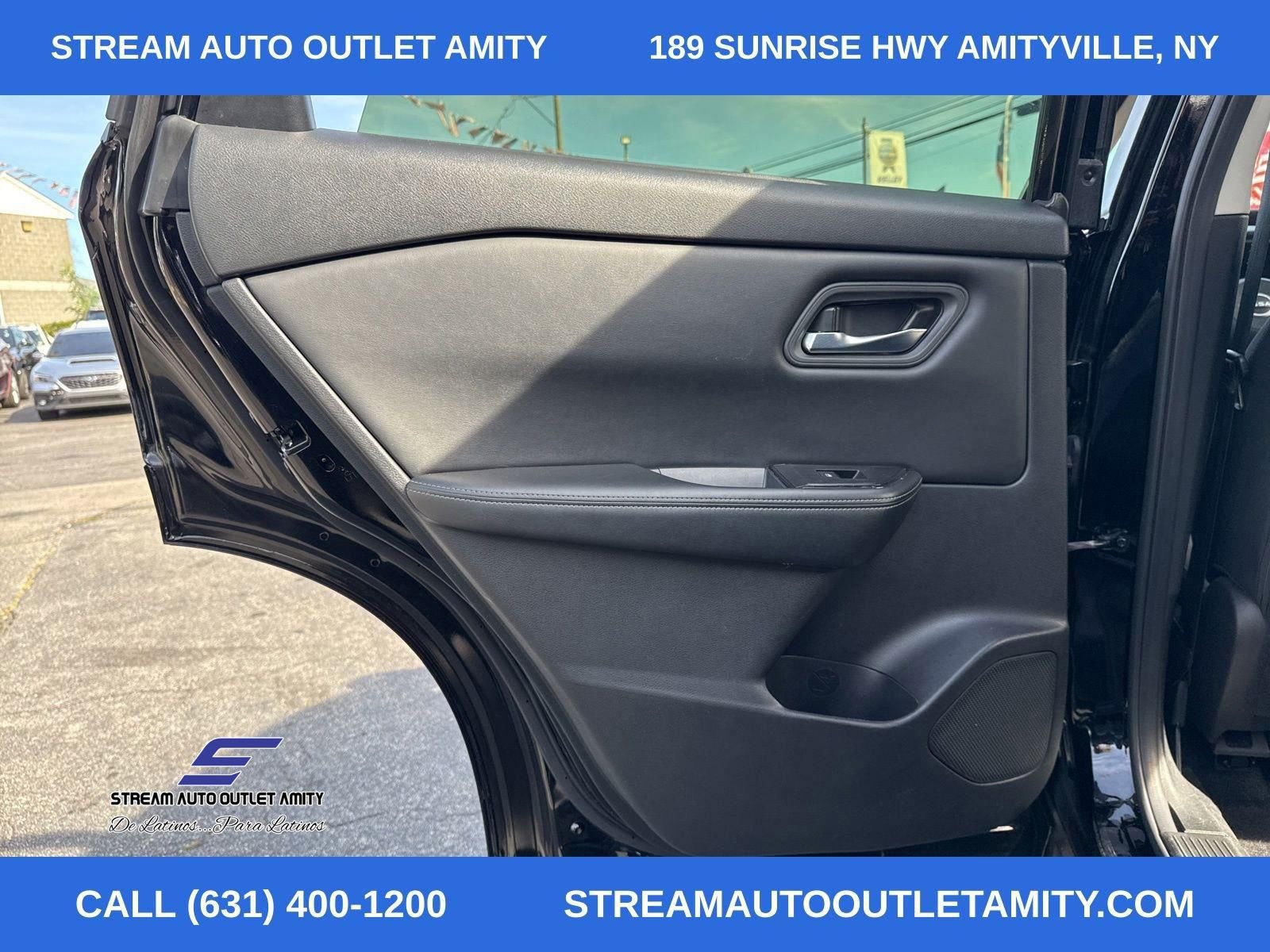 Used 2024 Nissan Rogue SV image 21