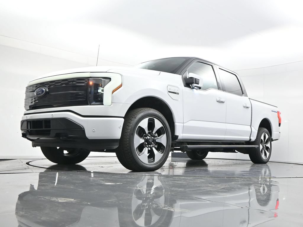 Used 2023 Ford F150 Lightning Platinum AWD/4WD image 42