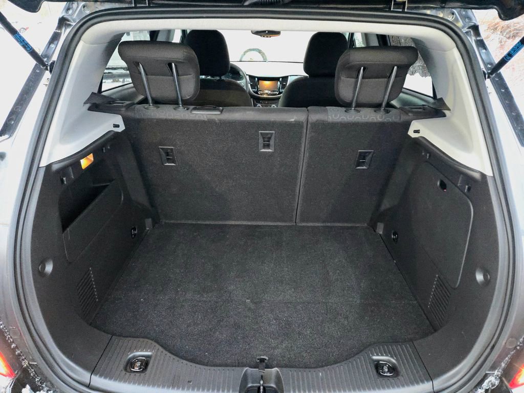 Used 2022 Chevrolet Trax LS w/ Tint and Cruise Package image 9