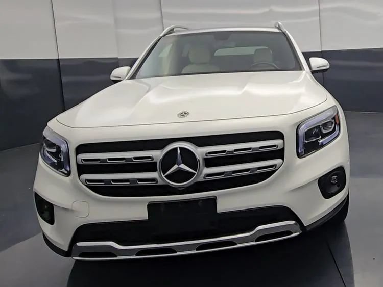 Used 2022 Mercedes-Benz GLB 250 4MATIC image 4