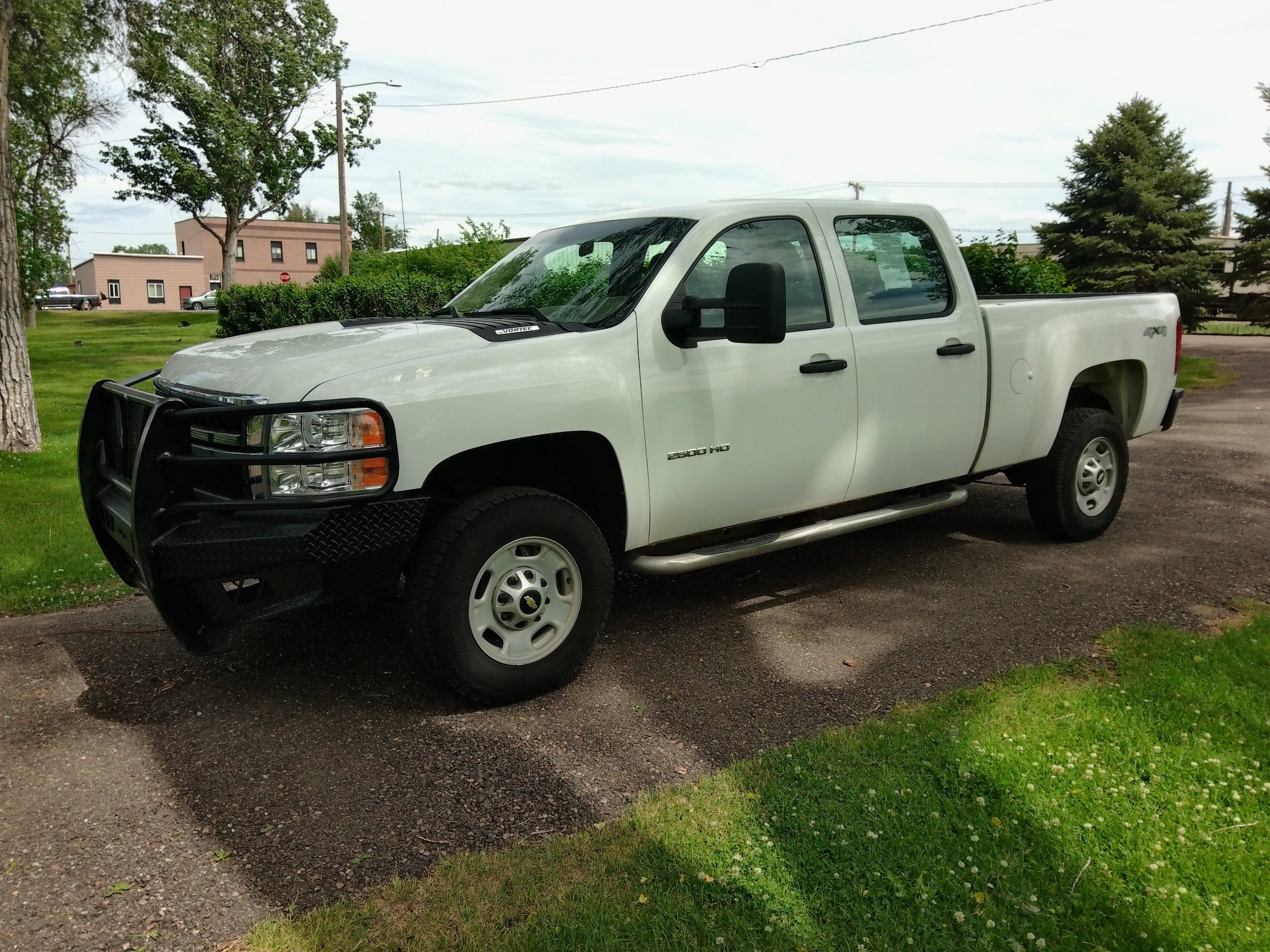 Used 2013 Chevrolet Silverado 2500 W/T AWD/4WD image 2