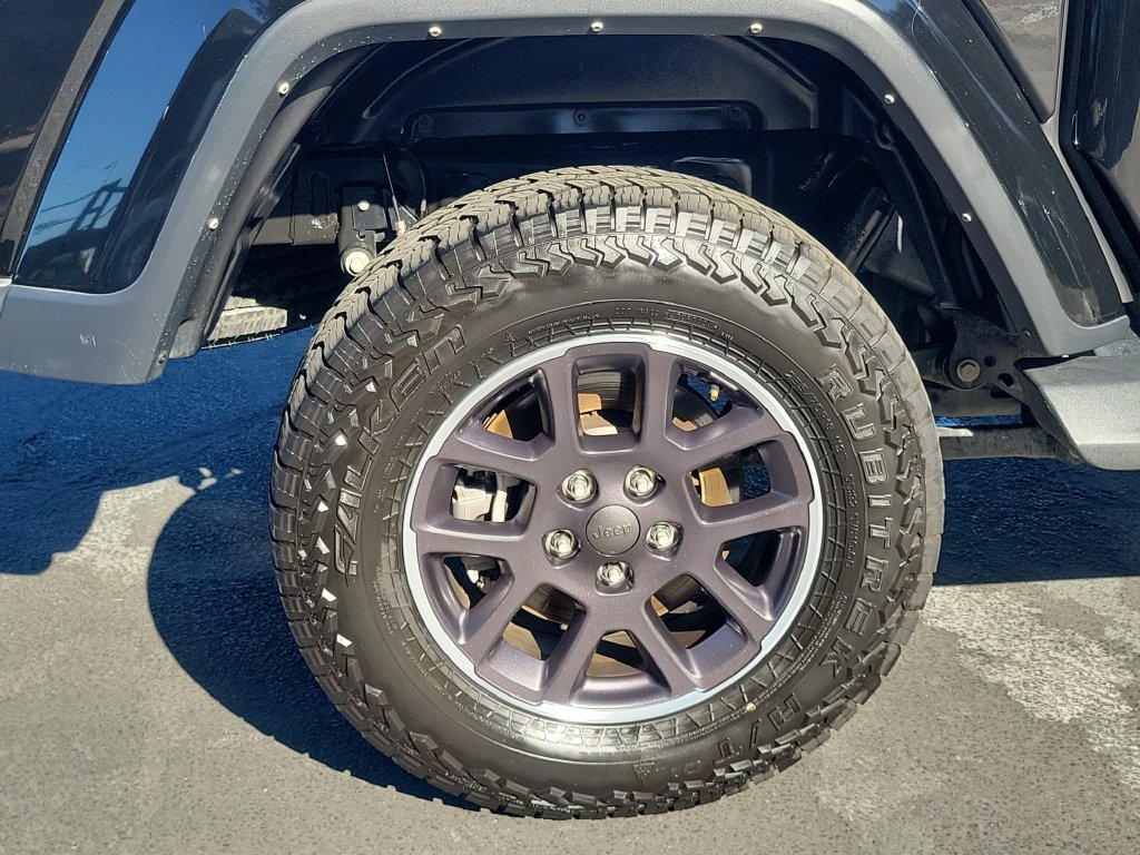 Used 2022 Jeep Gladiator Overland AWD/4WD image 8