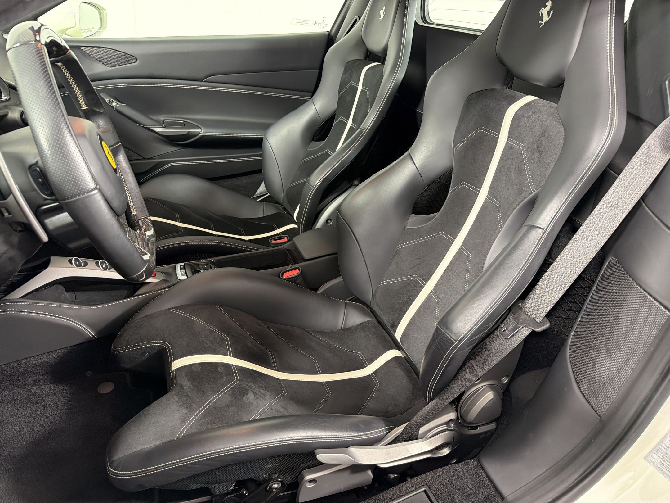Used 2017 Ferrari 488 Spider RWD image 5