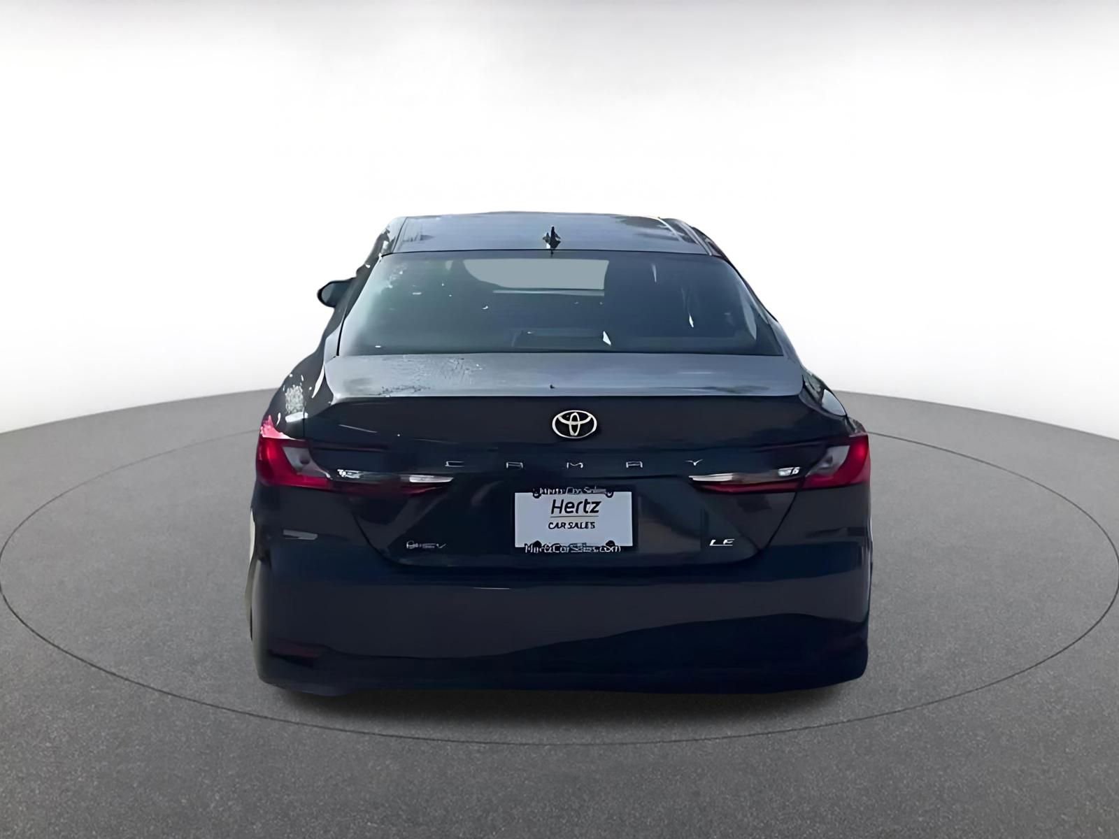 Used 2025 Toyota Camry LE image 12