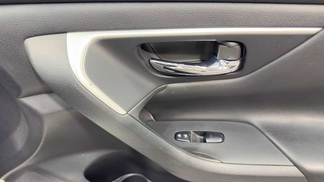 Used 2018 Nissan Altima 2.5 SV FWD image 13