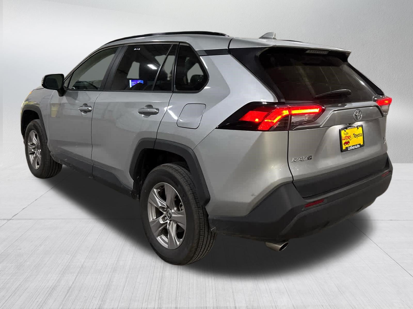 Used 2025 Toyota RAV4 XLE AWD/4WD image 4