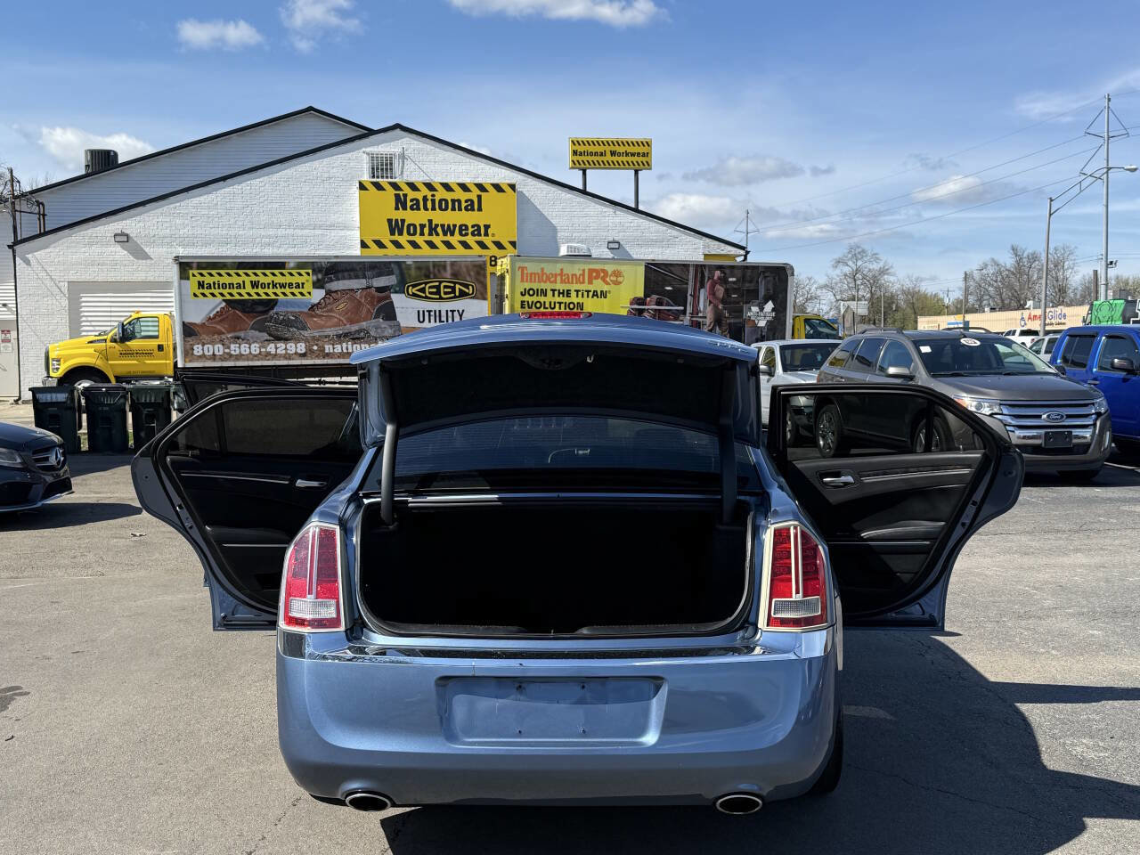 Used 2011 Chrysler 300 C image 26