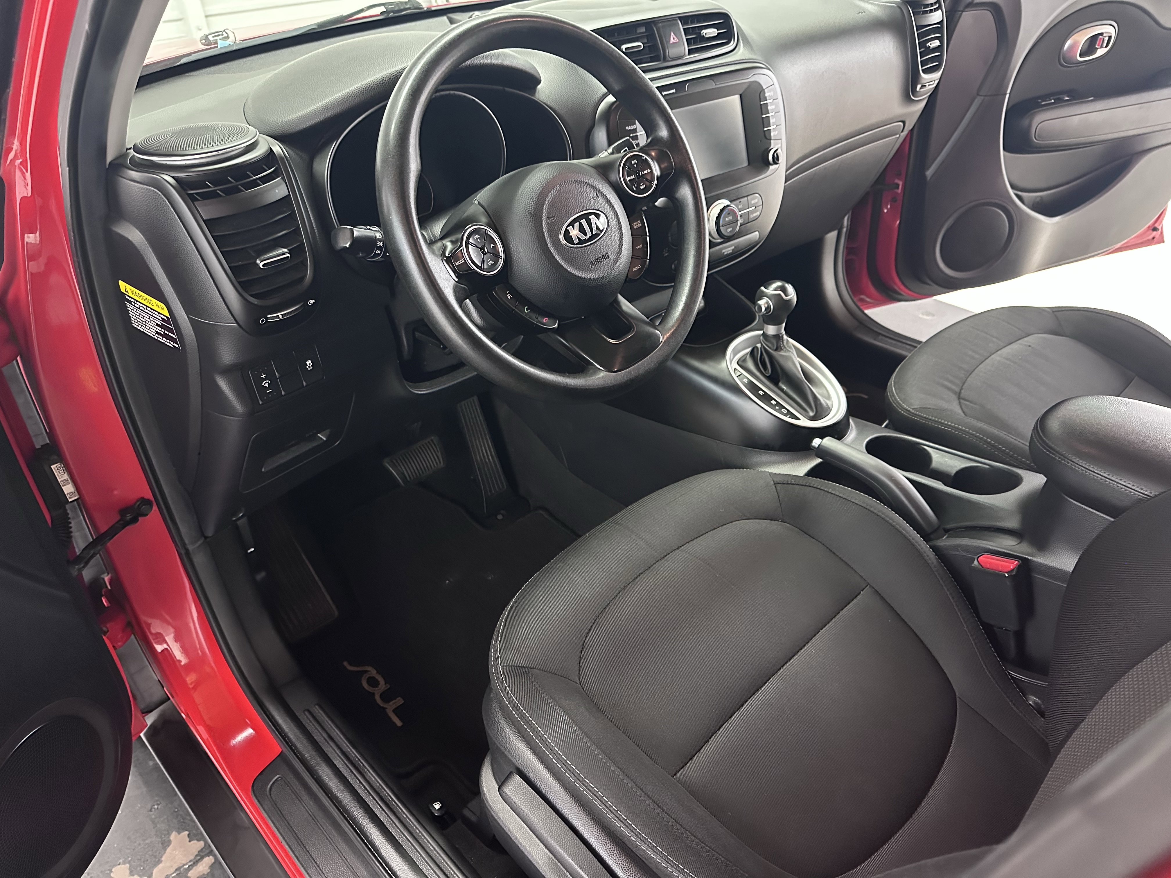 Used 2018 Kia Soul + image 32