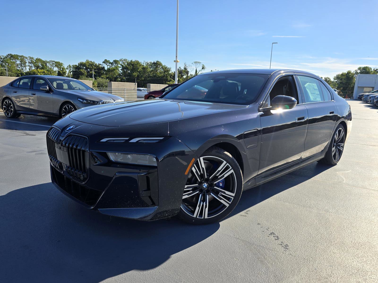 New 2025 BMW 750e xDrive w/ Premium Package image 22