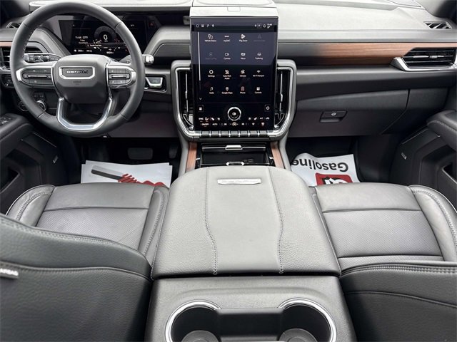 Used 2025 GMC Yukon Denali w/ Sun & Power Step Package image 17