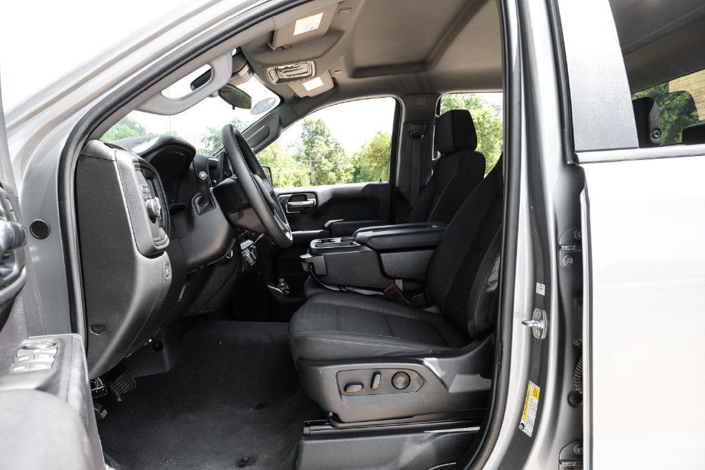 Used 2024 Chevrolet Silverado 1500 Custom RWD image 4