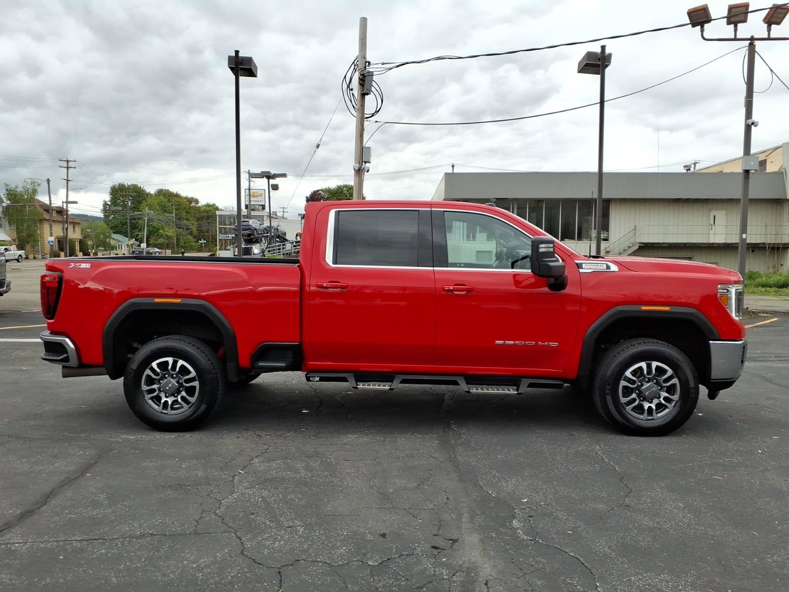 Used 2023 GMC Sierra 3500 SLE w/ SLE Value Package AWD/4WD image 2