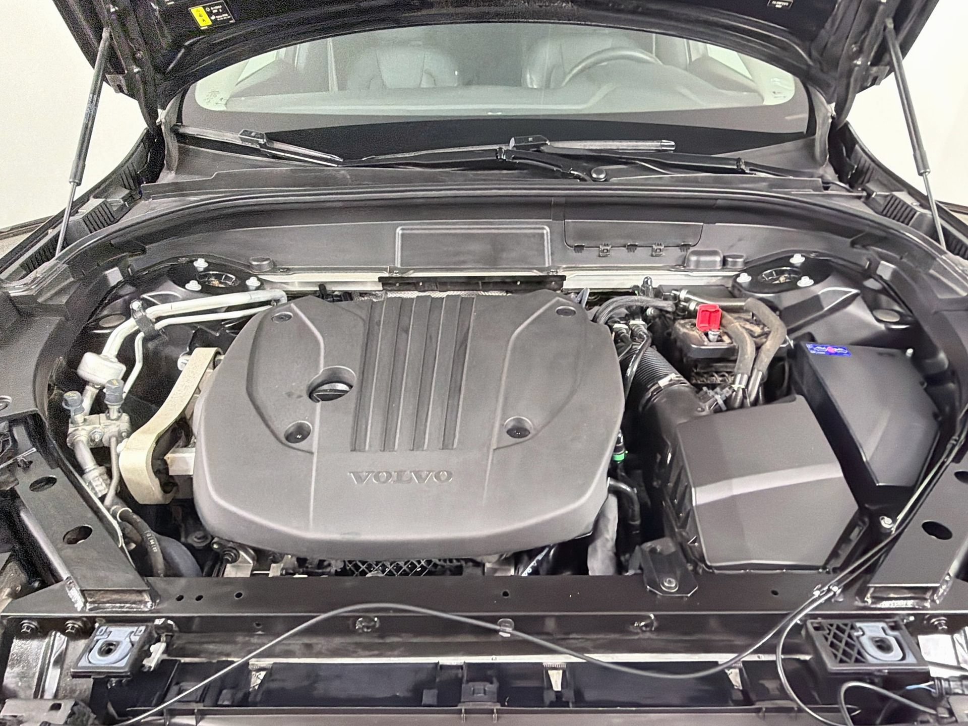 Certified 2023 Volvo XC60 B5 Plus w/ Protection Package Premier FWD image 31