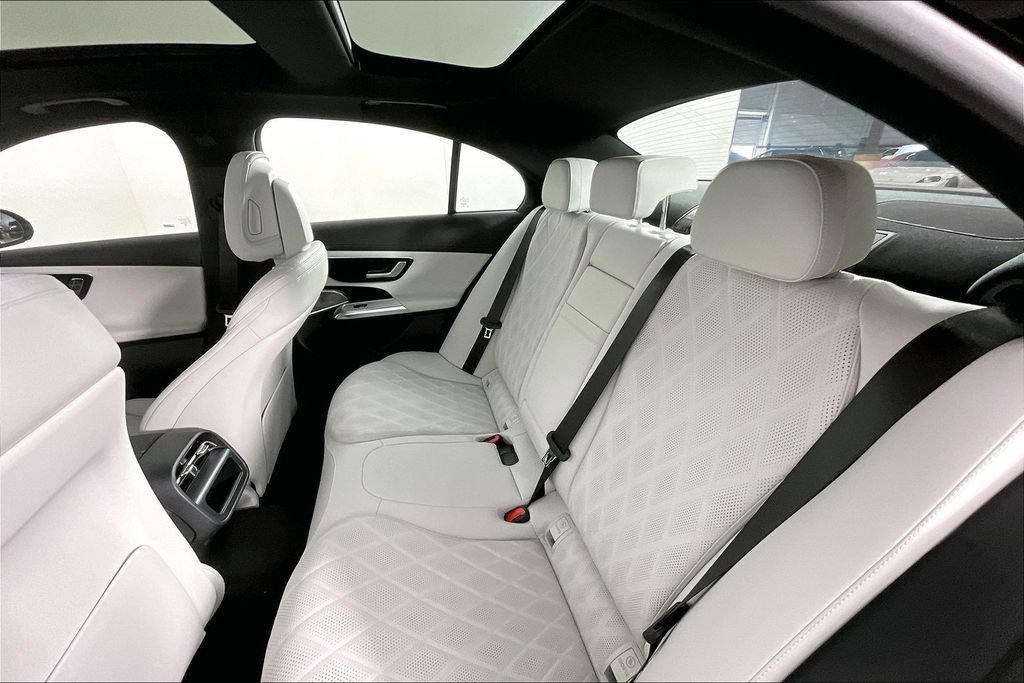 New 2026 Mercedes-Benz E 450 4MATIC Sedan image 10
