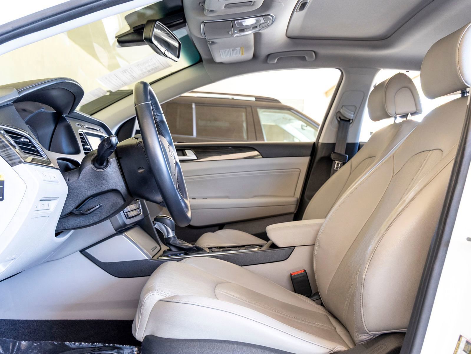 Used 2017 Hyundai Sonata Limited w/ Ultimate Package 04 image 16