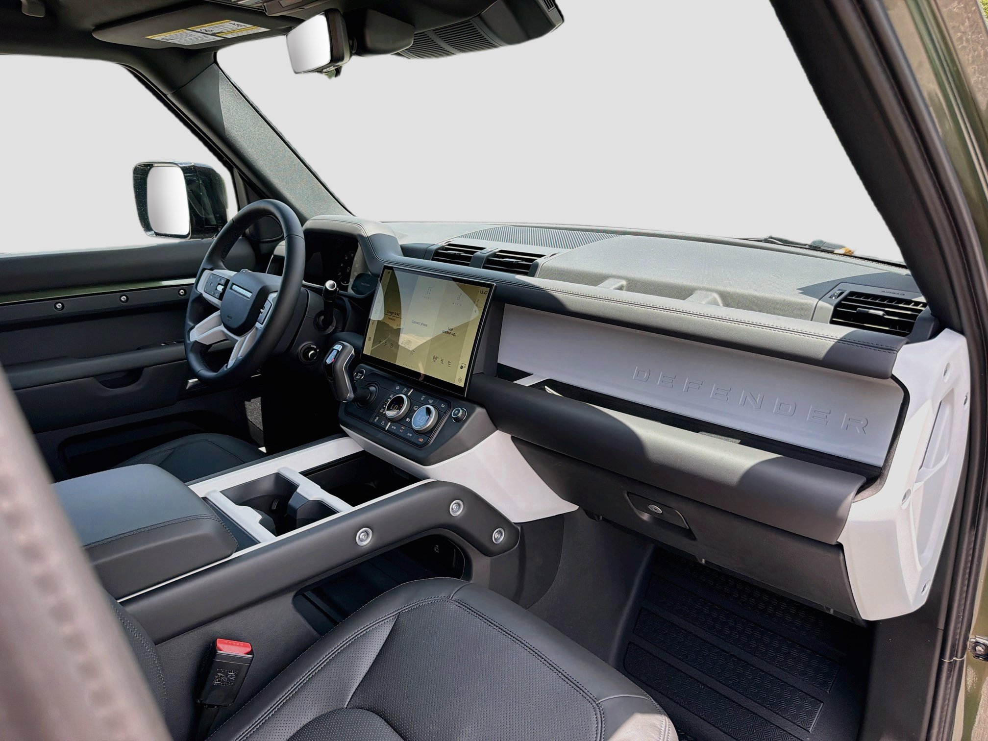 New 2026 Land Rover Defender 110 X-Dynamic SE AWD/4WD image 14