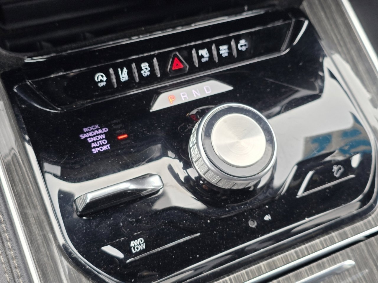 Used 2022 Jeep Wagoneer Series III w/ Flexible Seating Group image 32