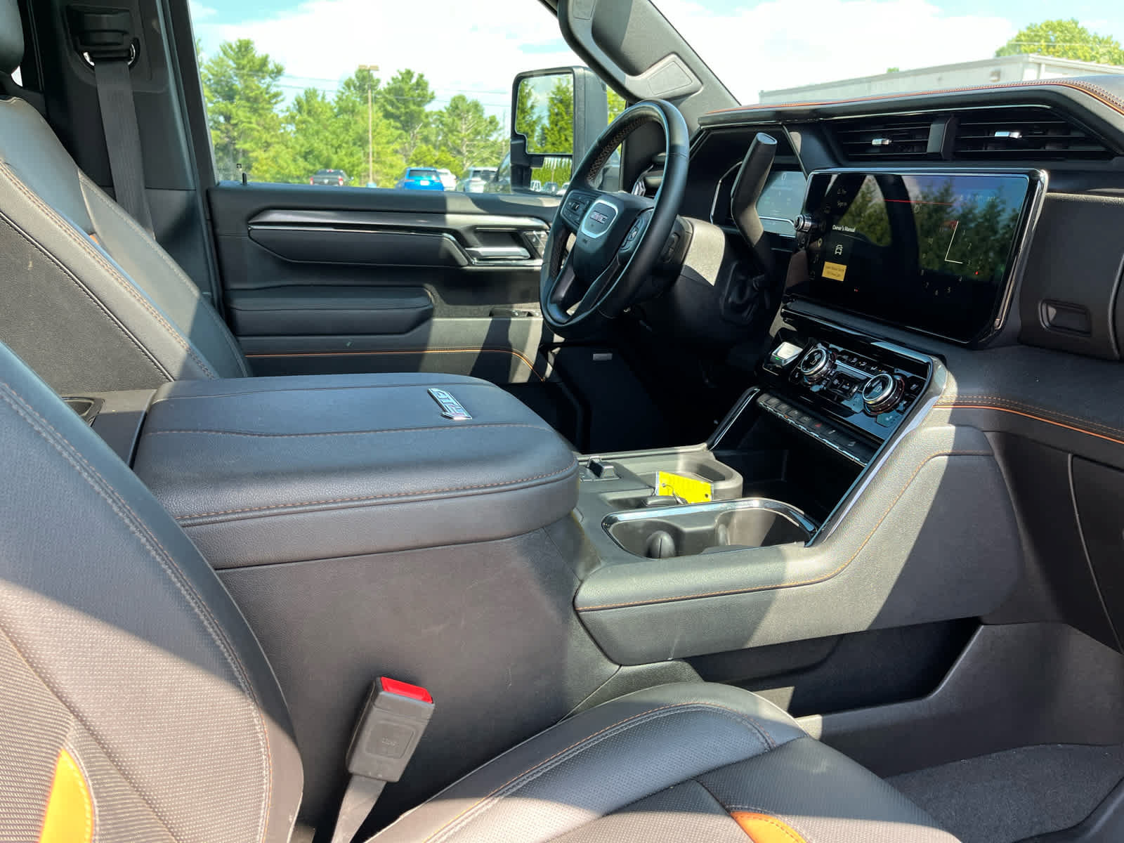 Used 2025 GMC Sierra 2500 AT4 w/ AT4 Premium Plus Package AWD/4WD image 37