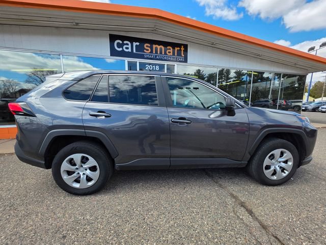Used 2022 Toyota RAV4 LE AWD/4WD image 9
