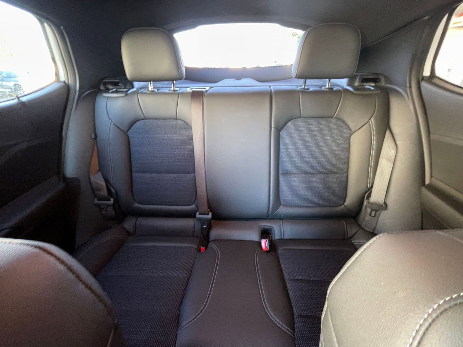 Used 2025 Buick Envista Preferred image 37