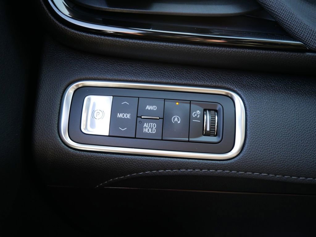 Used 2025 Buick Enclave Sport Touring image 21