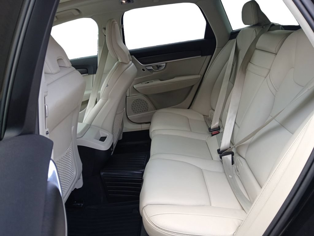 Used 2019 Volvo V90 T6 Cross Country w/ Advanced Package AWD/4WD image 13